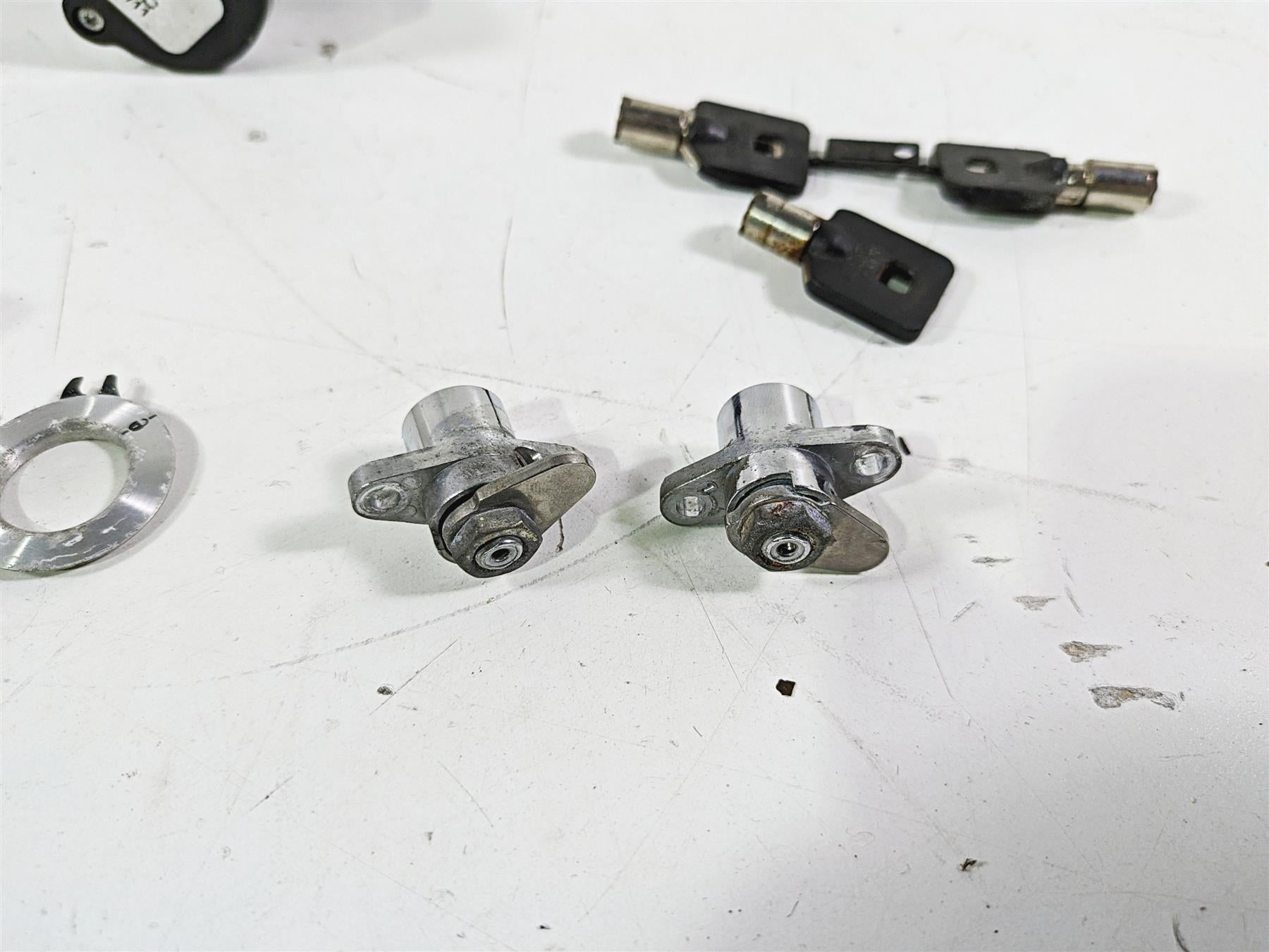 2012 Harley FLD Dyna Switchback Ignition Switch Saddlebag Key Lock Set 71304-04 {{ shop.shopifyCountryName }} - Mototech271