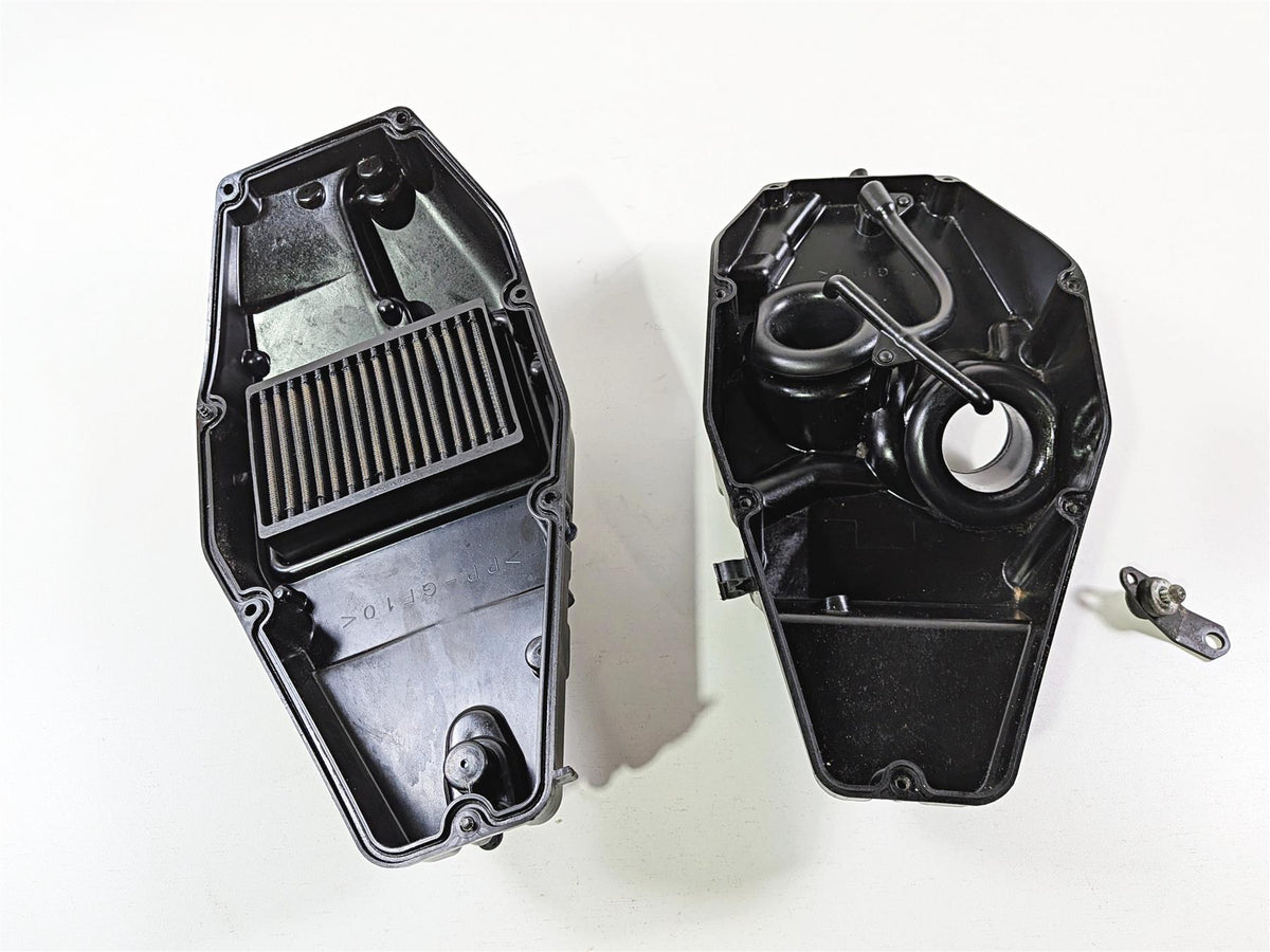 2012 Yamaha XV1900 Raider S Air Box Cleaner Breather Filter 5C7-W1443-00-00 {{ shop.shopifyCountryName }} - Mototech271