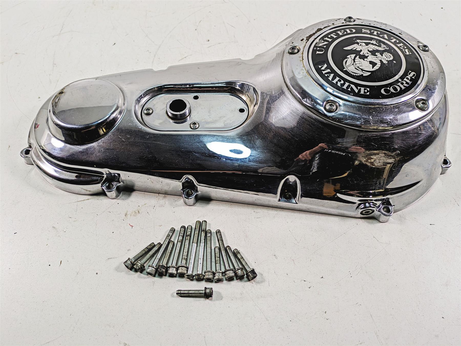 2005 Harley Dyna FXDL Low Rider Outer Primary Drive Clutch Cover 60543-99B {{ shop.shopifyCountryName }} - Mototech271