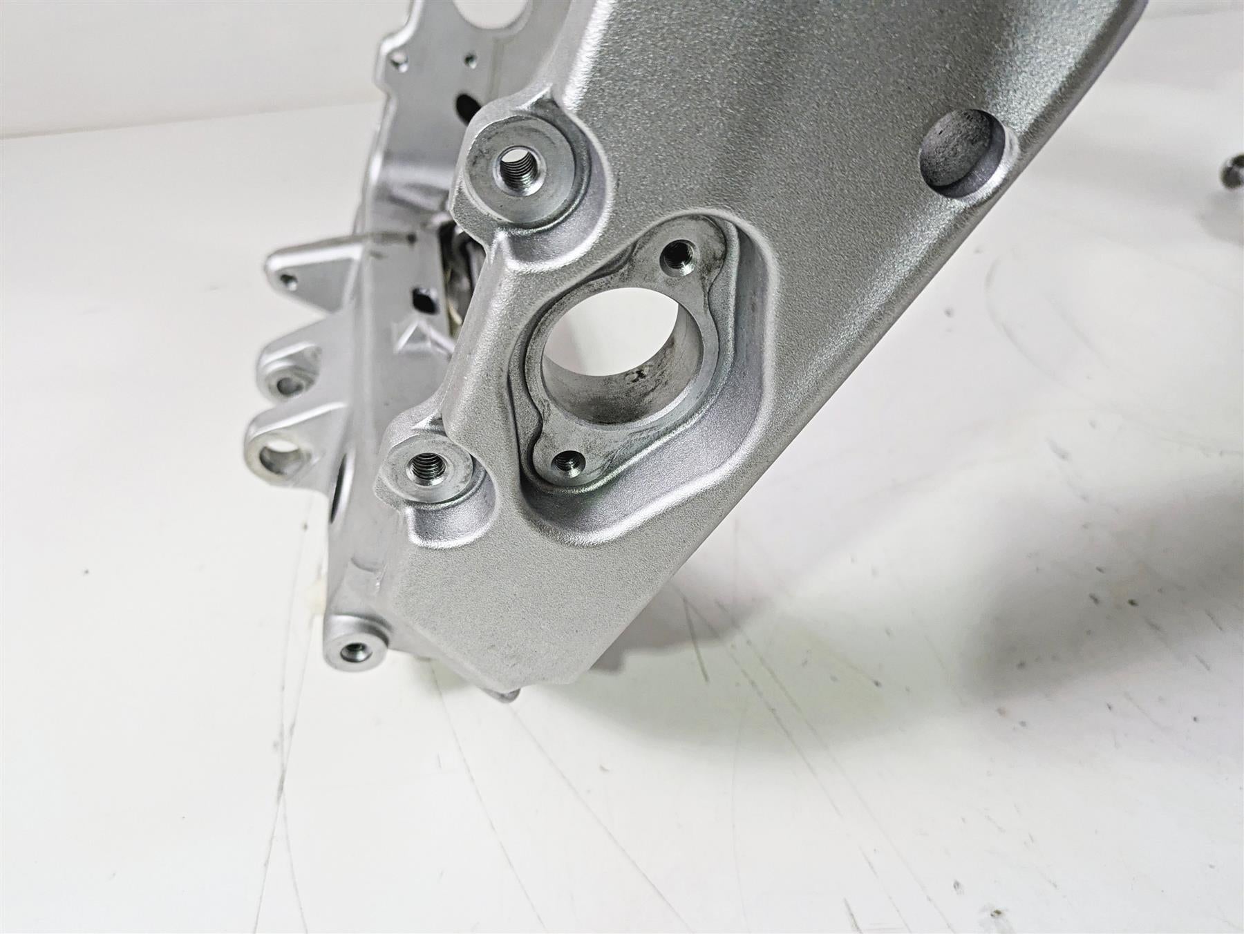 2020 Triumph Daytona 765 Moto2 Straight Main Frame Chassis #424 of 765 With Arizona Salvage Title T2071388 {{ shop.shopifyCountryName }} - Mototech271