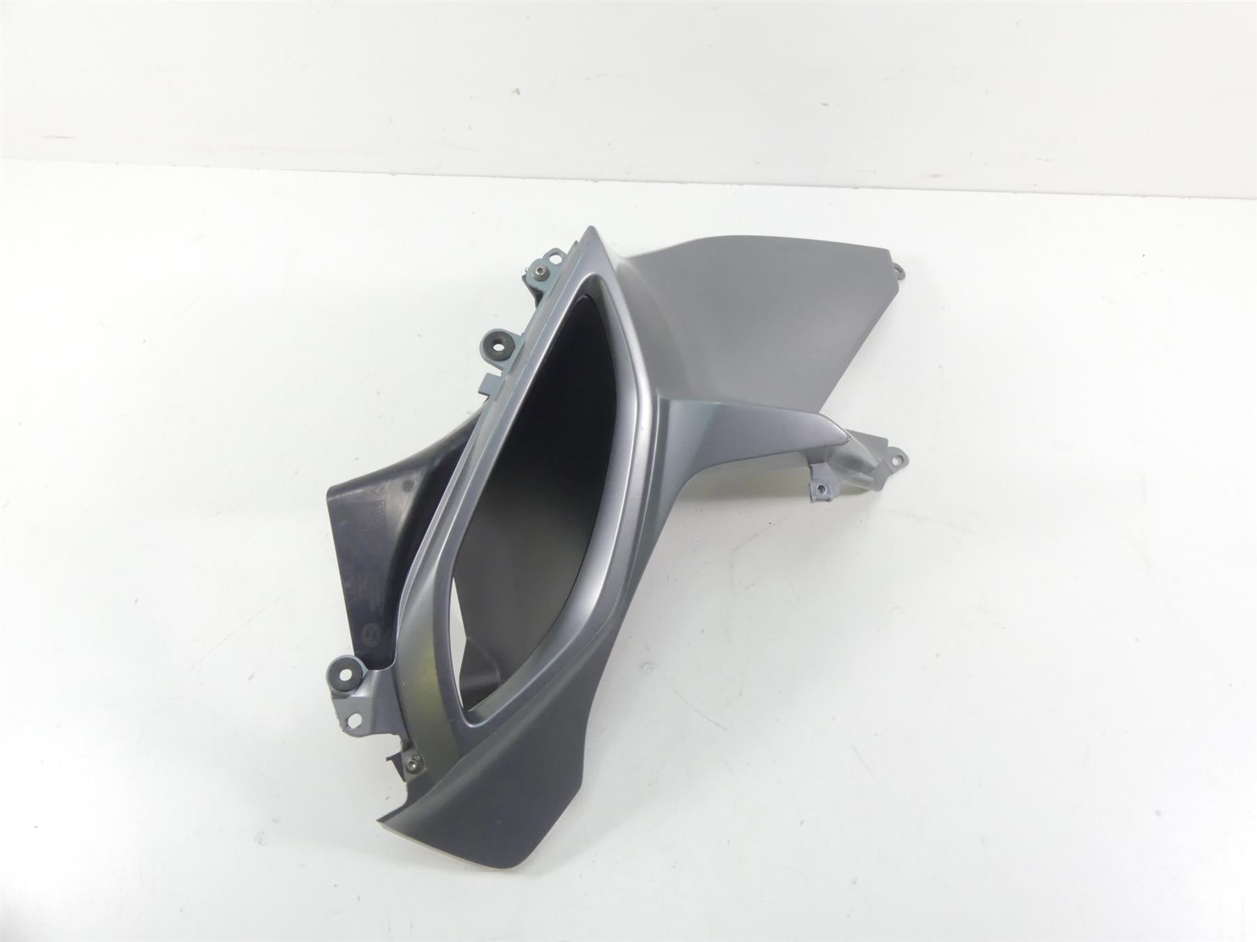 2015 BMW R1200RT K52 Left Side Between Leg Knee Fairing Cover 46638533581 {{ shop.shopifyCountryName }} - Mototech271