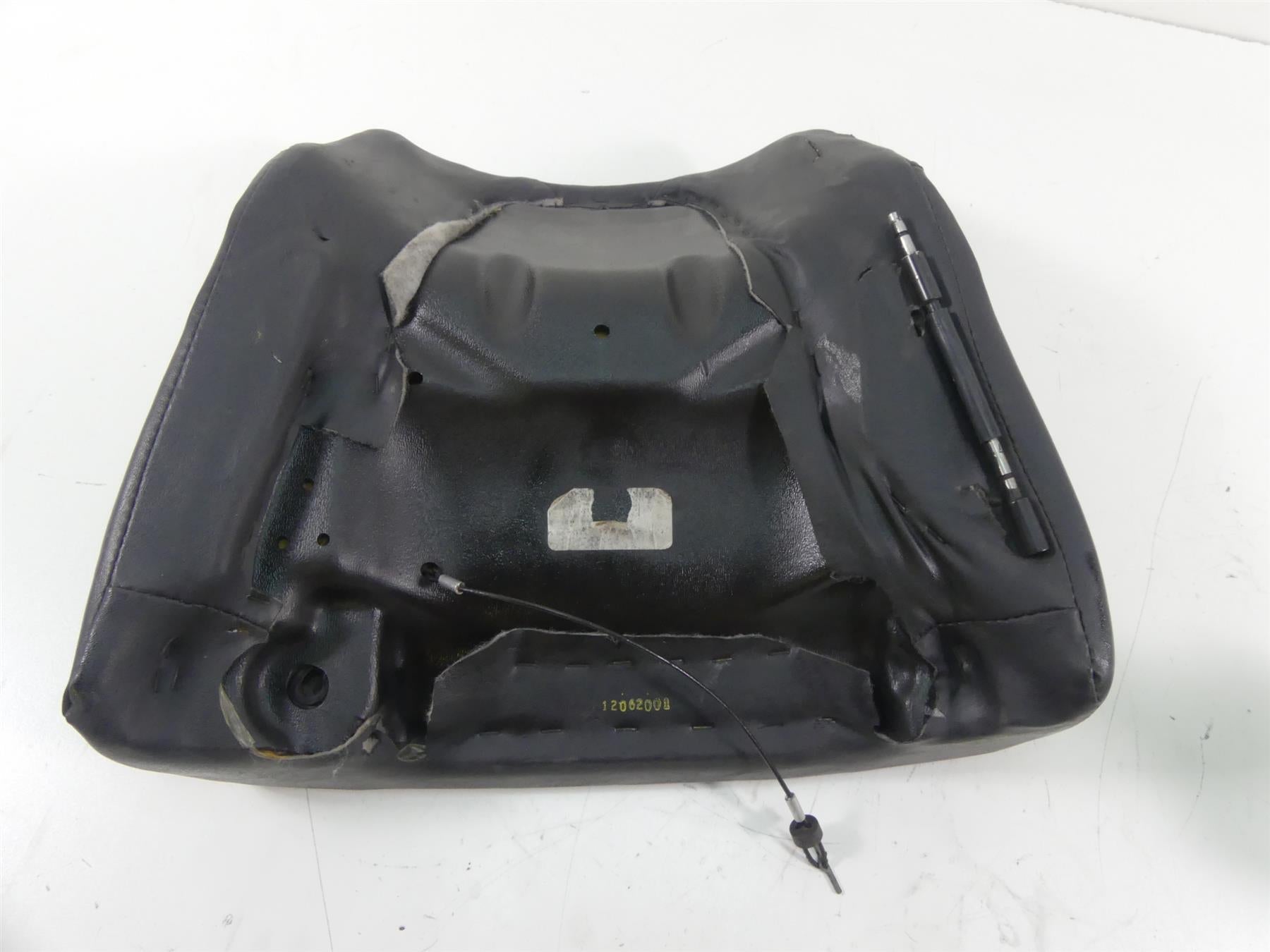 2013 Harley Davidson VRSCF Muscle Front Rider Driver Saddle Seat 52433-09 {{ shop.shopifyCountryName }} - Mototech271