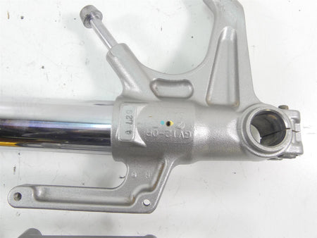 2017 Triumph Thruxton 1200 R Straight Showa Front Fork Legs T2041607 T2041608 {{ shop.shopifyCountryName }} - Mototech271