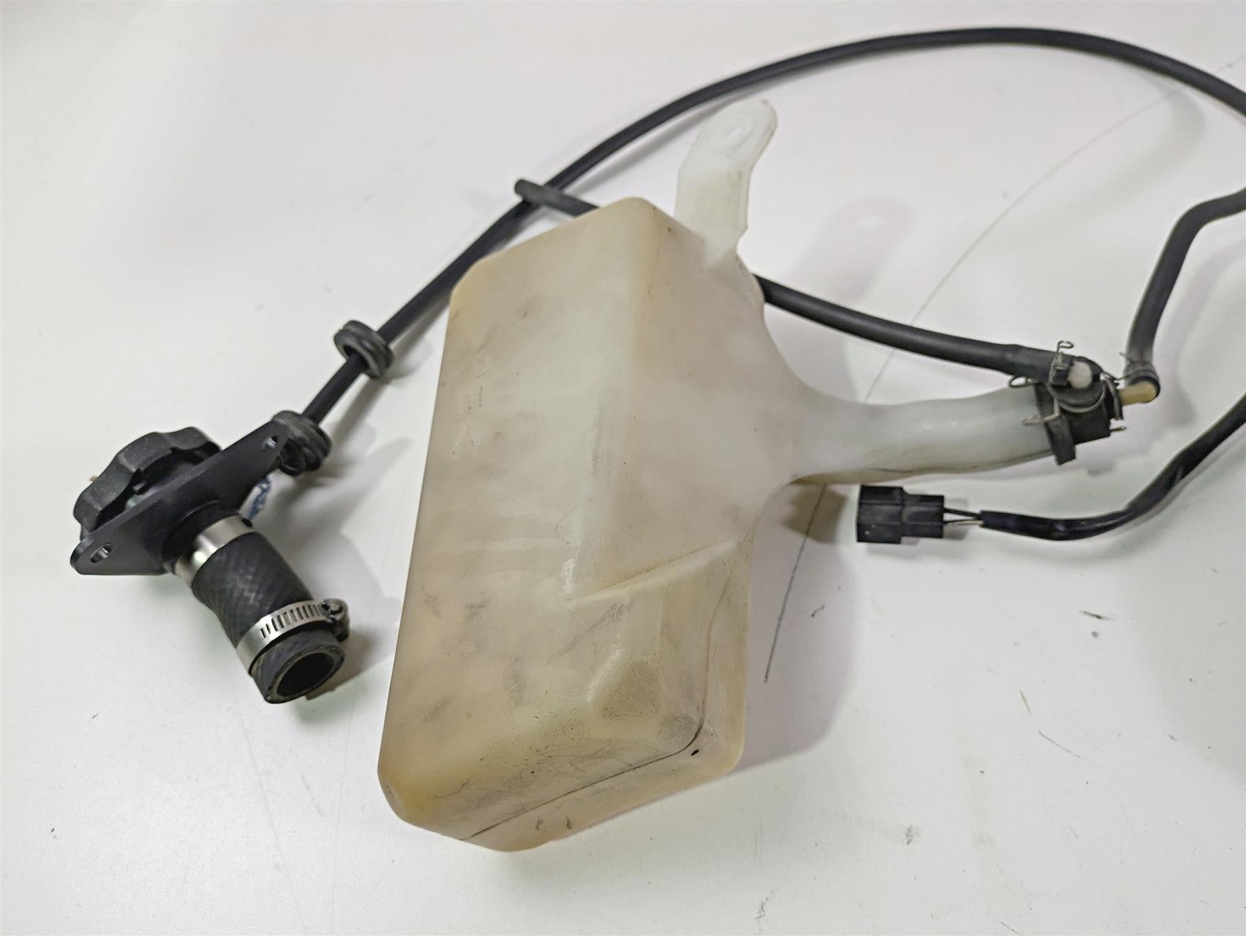 2008 Yamaha XVS1300 V-Star Tourer Radiator Fan Reservoir - READ 3D8-12461-00-00 {{ shop.shopifyCountryName }} - Mototech271