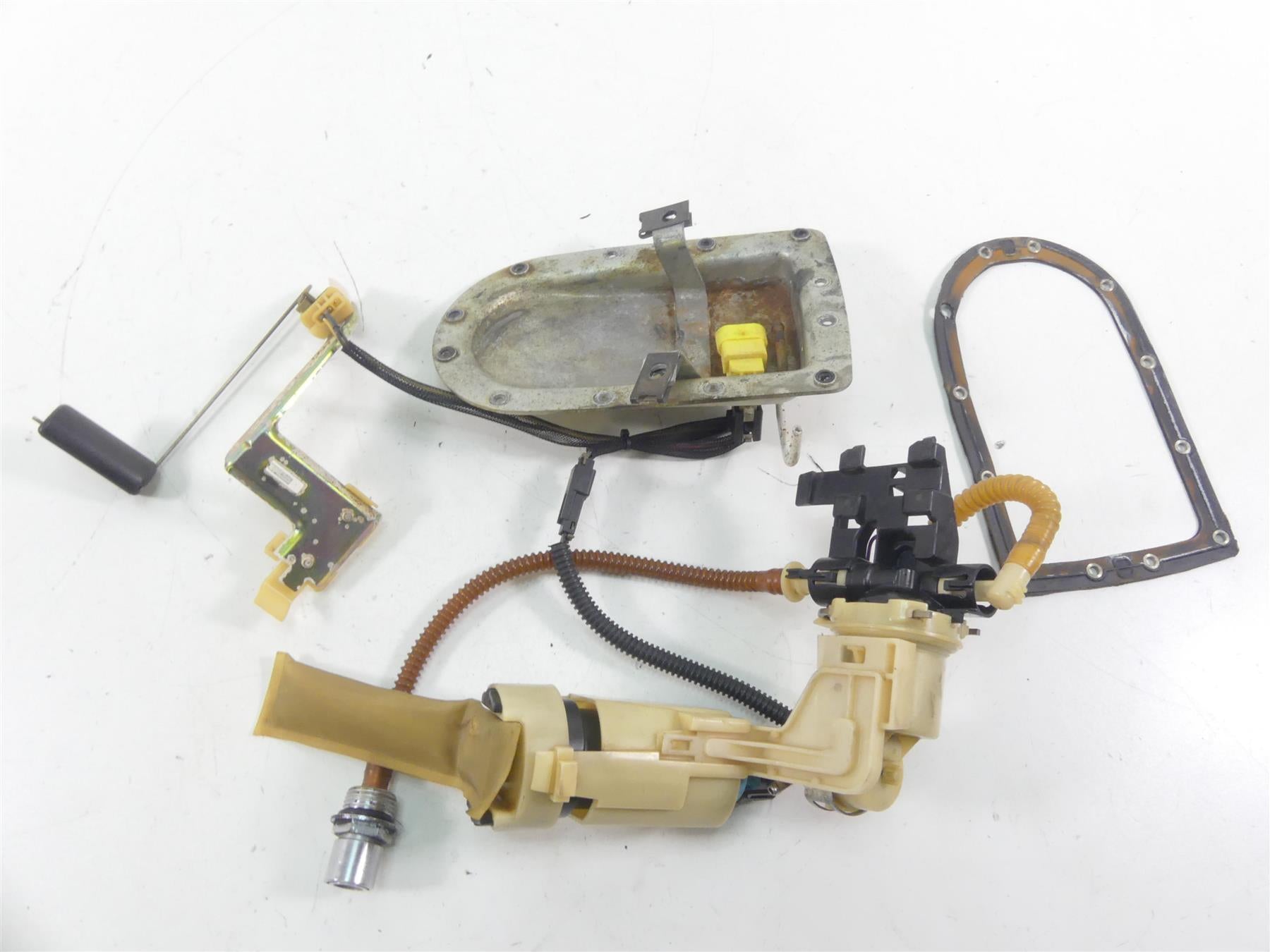 2004 Harley FXDWGI Dyna Wide Glide Fuel Gas Petrol Pump - Tested 75218-04D {{ shop.shopifyCountryName }} - Mototech271