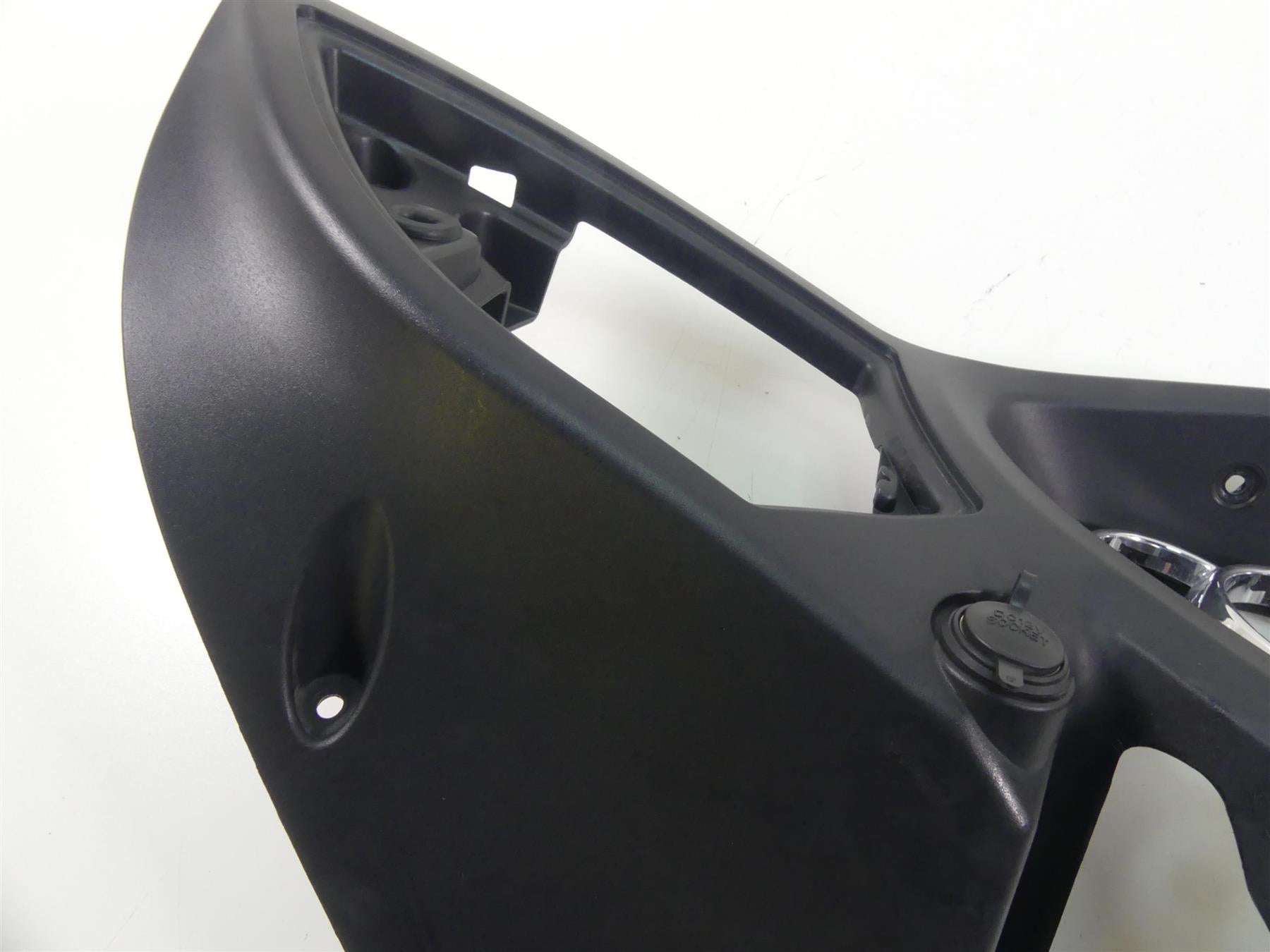 2015 Victory Cross Country Tour Front Inner Nose Dash Cover Fairing 5437066 {{ shop.shopifyCountryName }} - Mototech271