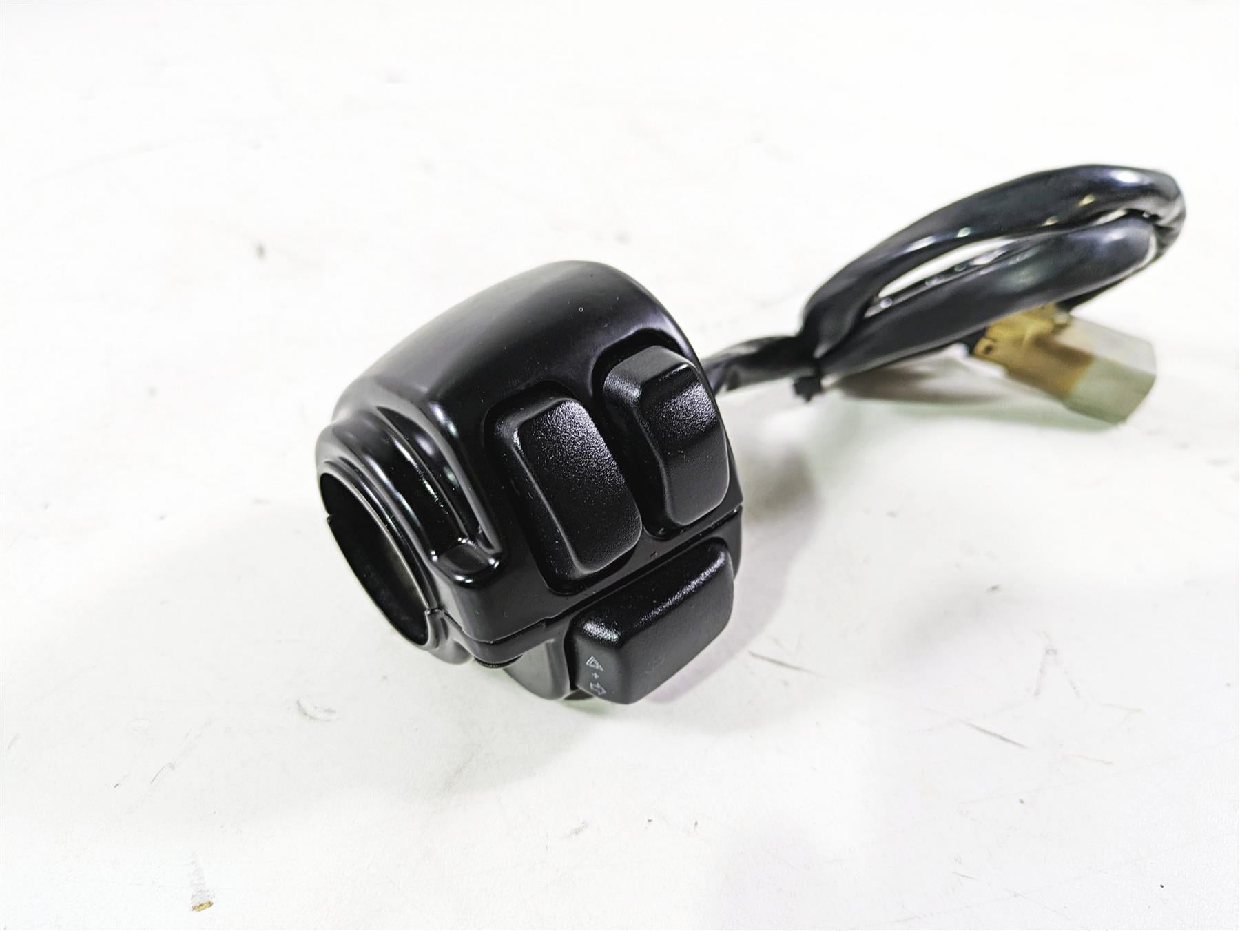 2013 Harley VRSCDX Night Rod Sp Left Hand Light Control Switch 71682-06A {{ shop.shopifyCountryName }} - Mototech271