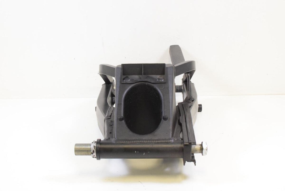 09 Suzuki GSX1300 R Hayabusa Rear STRAIGHT Suspension Swingarm 61000-24F40 {{ shop.shopifyCountryName }} - Mototech271