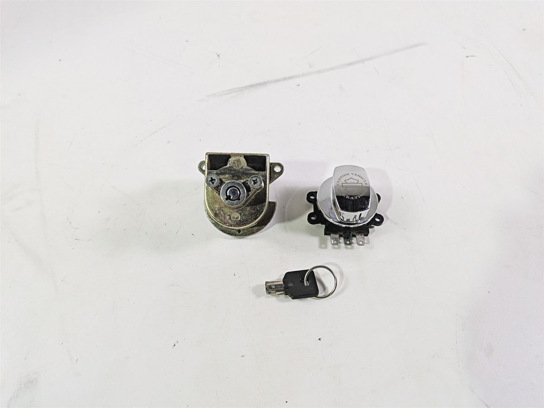 2007 Harley Touring FLHRSE CVO Road King Ignition Switch Fork Lock Set 53461-07