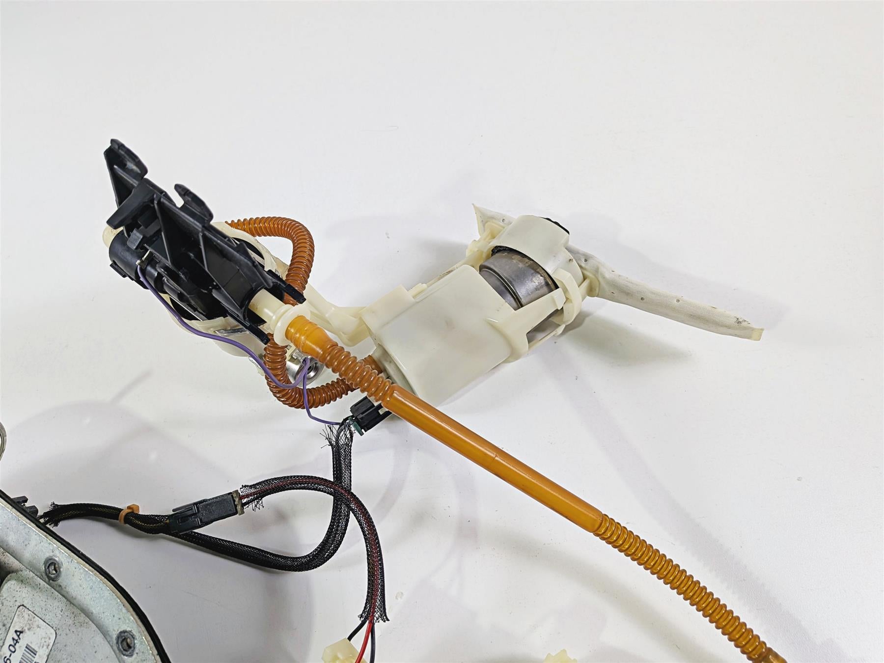 2014 Harley FXDL Dyna Low Rider Fuel Gas Petrol Pump & Sending Unit 75246-04A {{ shop.shopifyCountryName }} - Mototech271