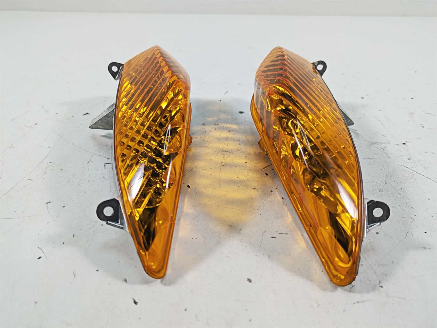 2007 BMW R1200RT K26 Front Blinker Turn Signal Set 63137714083 63137714084 {{ shop.shopifyCountryName }} - Mototech271