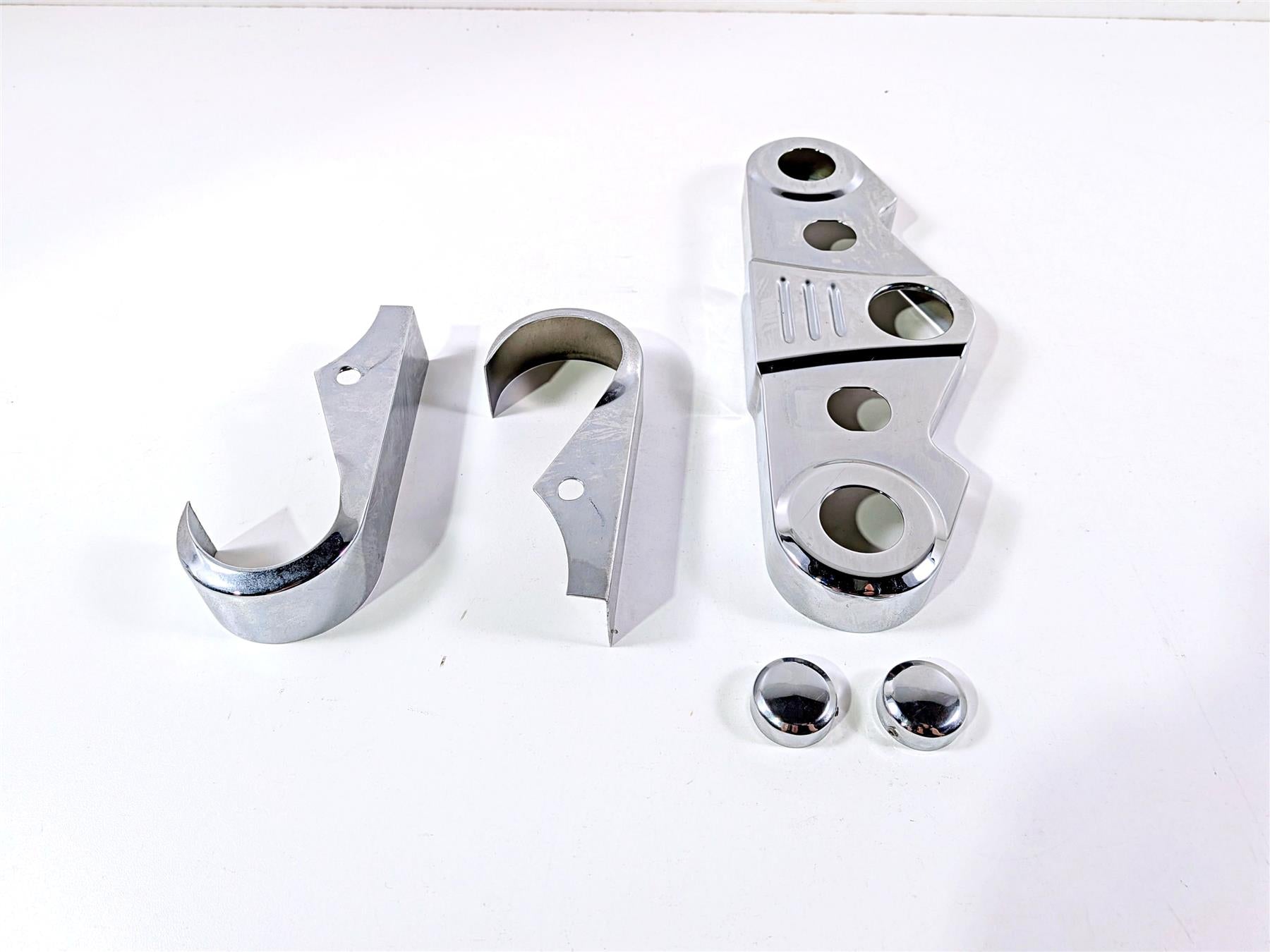 2003 Honda V-Twin VTX1800 C Kuryakyn Chrome Tripple Tree Cover Set 8681 {{ shop.shopifyCountryName }} - Mototech271