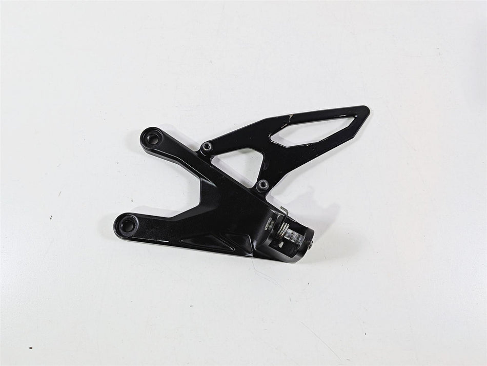 2024 Yamaha YZF R1 RN65 Front Left Rider Footpeg Mount - Read 2CR-27442-00-00 {{ shop.shopifyCountryName }} - Mototech271