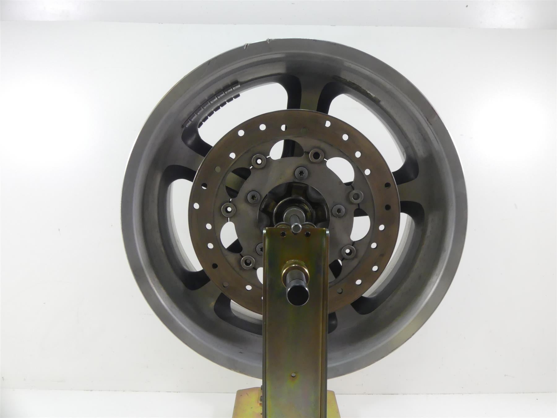 2013 Harley VRSCF Muscle V-Rod Straight Rear Wheel Rim 18x8 - Read 40900169 {{ shop.shopifyCountryName }} - Mototech271