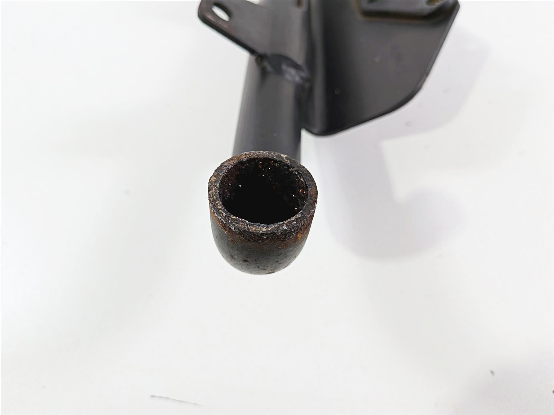 2006 Harley Sportster XL883 Low Exhaust Mount Cross Over Pipe Holder 64855-04 {{ shop.shopifyCountryName }} - Mototech271