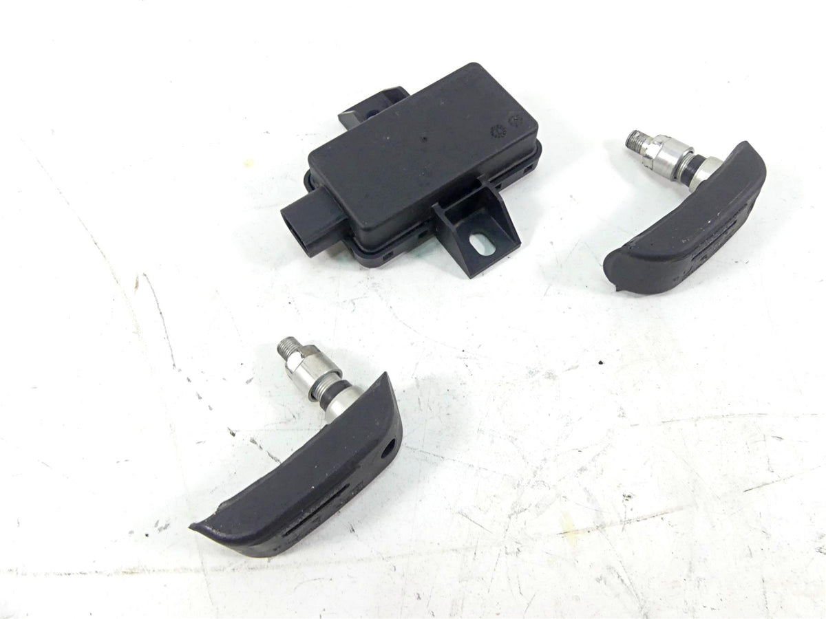 2016 BMW R1200GS Adv K51 Rdc Tire Pressure Module & Tire Sensors 65758546222 {{ shop.shopifyCountryName }} - Mototech271