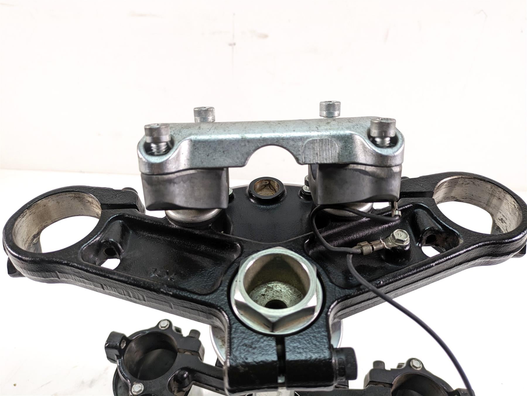 2014 Harley Touring FLHTK Electra Glide Upper Lower Triple Tree & Riser ...