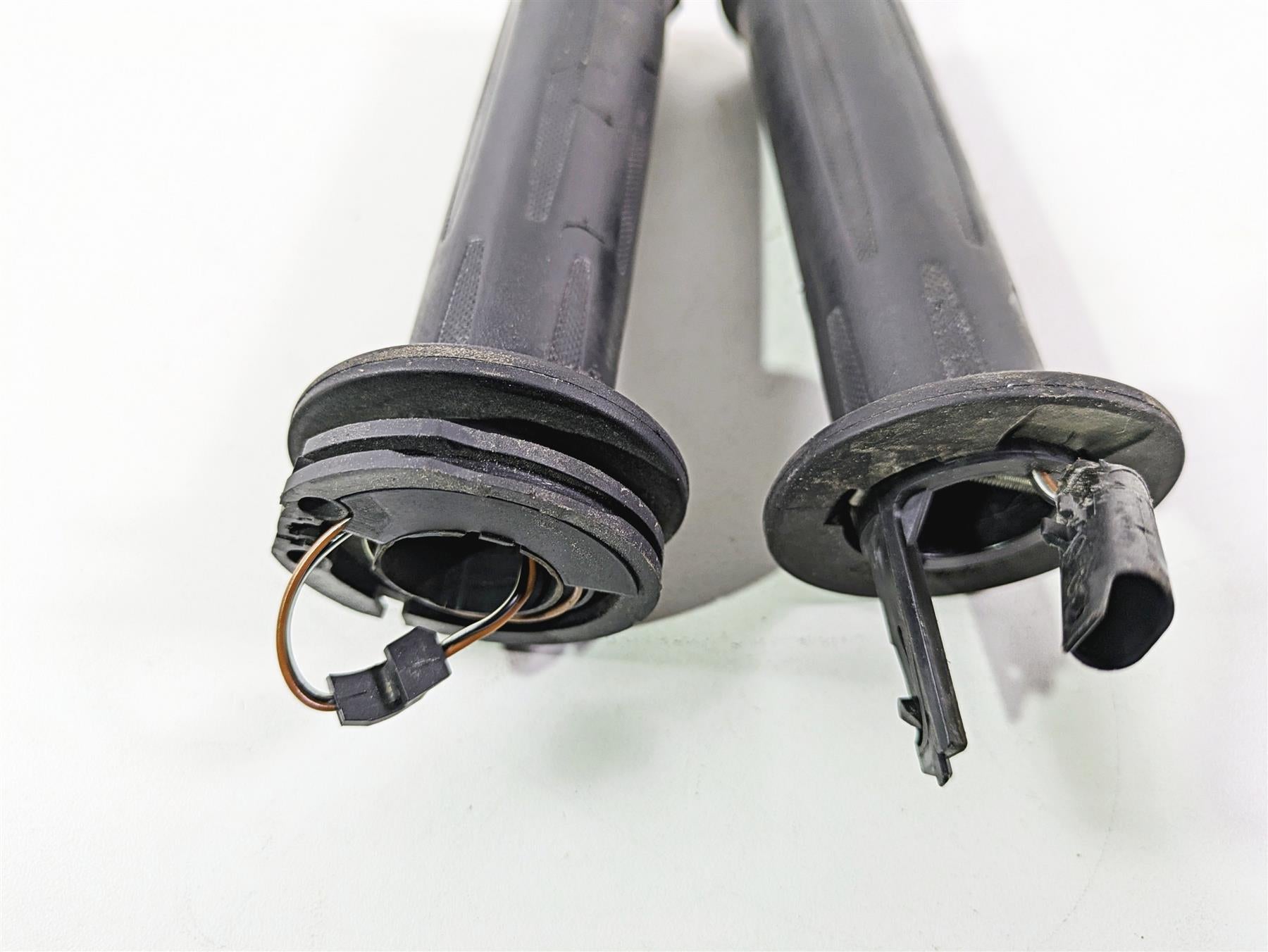 2014 BMW K1300S K40 Heated Hand Grip Handle Set 61317708227 61317708228 {{ shop.shopifyCountryName }} - Mototech271