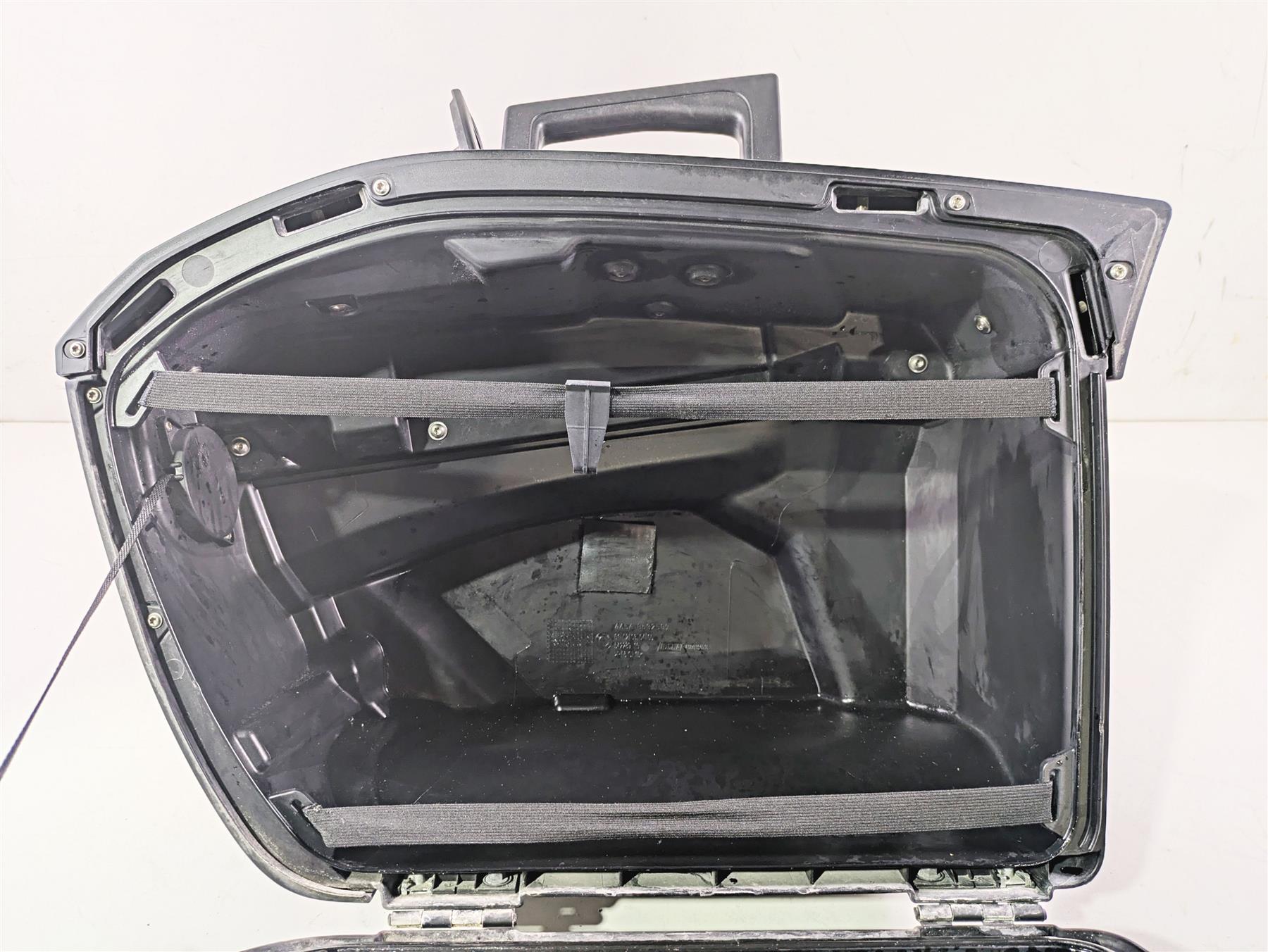 2016 BMW R1200RT K52 Left Saddlebag Saddle Bag 46547728663 {{ shop.shopifyCountryName }} - Mototech271