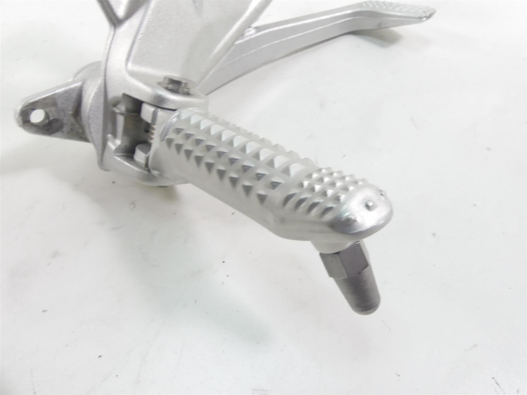 2018 BMW S1000RR K46 Right Front Foot Peg Footpeg Set & Brake Pedal 46718559066 {{ shop.shopifyCountryName }} - Mototech271
