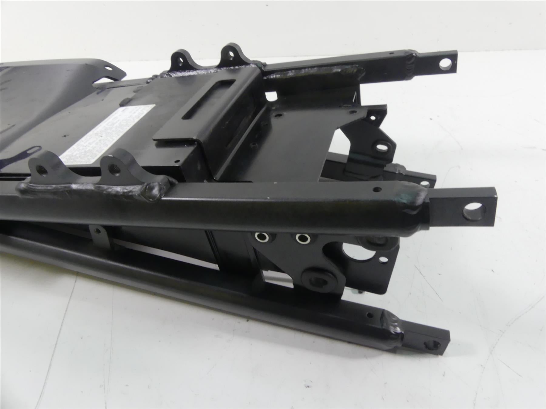 2007 Yamaha FZ1 Fazer Rear Sub Frame Subframe & Inner Fender 2D1-21190-01-P0 {{ shop.shopifyCountryName }} - Mototech271