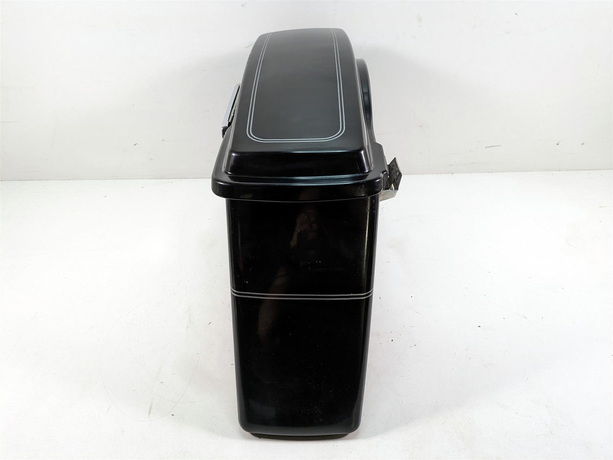 2006 Harley Touring FLHTCUI Electra Glide Left Saddlebag Saddle Bag 90753-93 {{ shop.shopifyCountryName }} - Mototech271