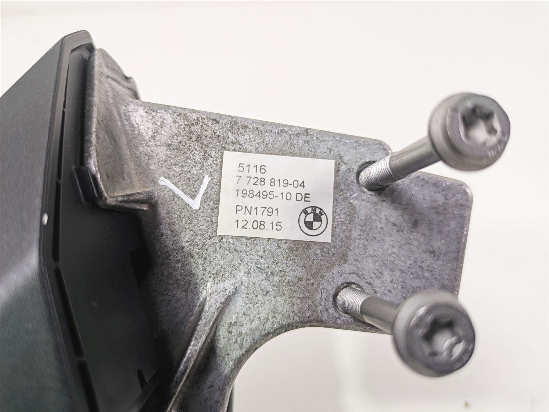 2016 BMW R1200RT K52 Left Mirror Rear View & Mount 51167728819 {{ shop.shopifyCountryName }} - Mototech271