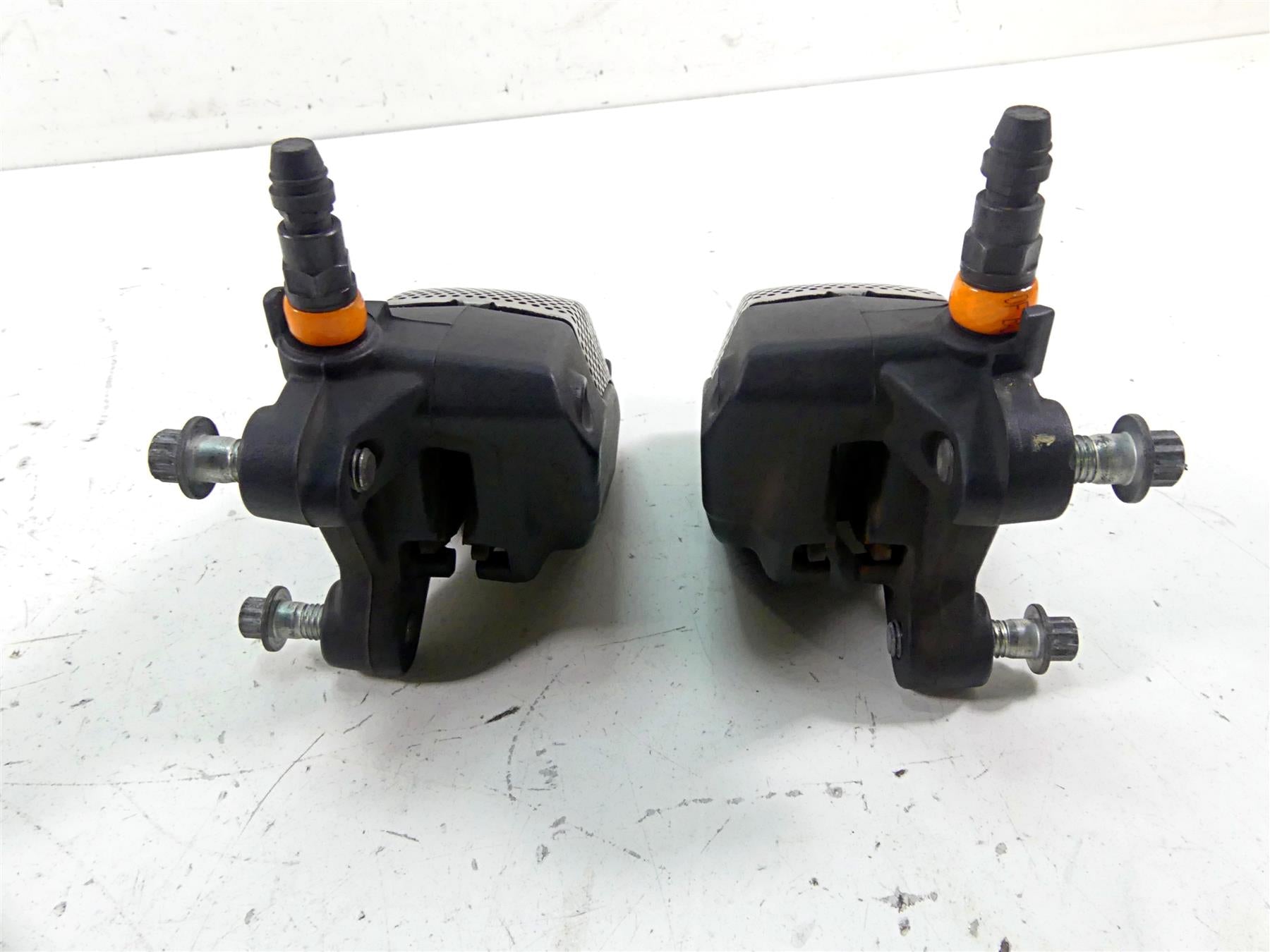 2015 Harley Touring FLHXS Street Glide Front Brake Caliper Set 43027-08 44023-08 {{ shop.shopifyCountryName }} - Mototech271