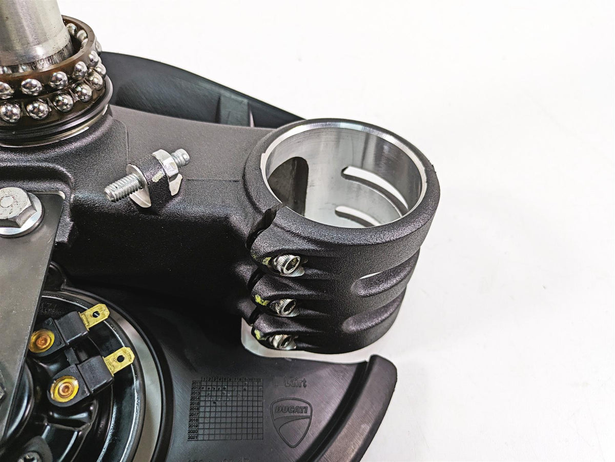 2016 Ducati Panigale 1299 S Lower Triple Tree 58mm Clamp Ohlins 34220681AA {{ shop.shopifyCountryName }} - Mototech271
