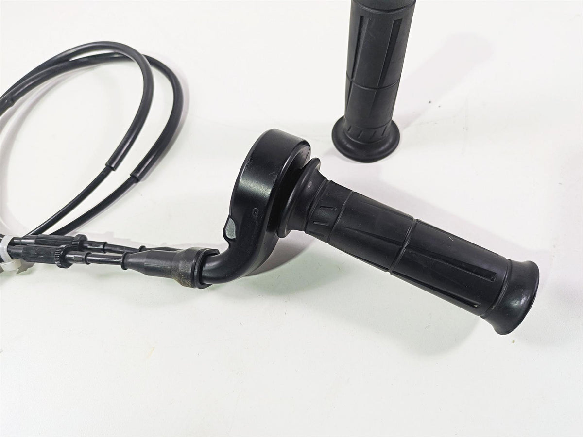2016 Kawasaki ZX10R Ninja Throttle Grip & Cables Set 32099-0766 {{ shop.shopifyCountryName }} - Mototech271