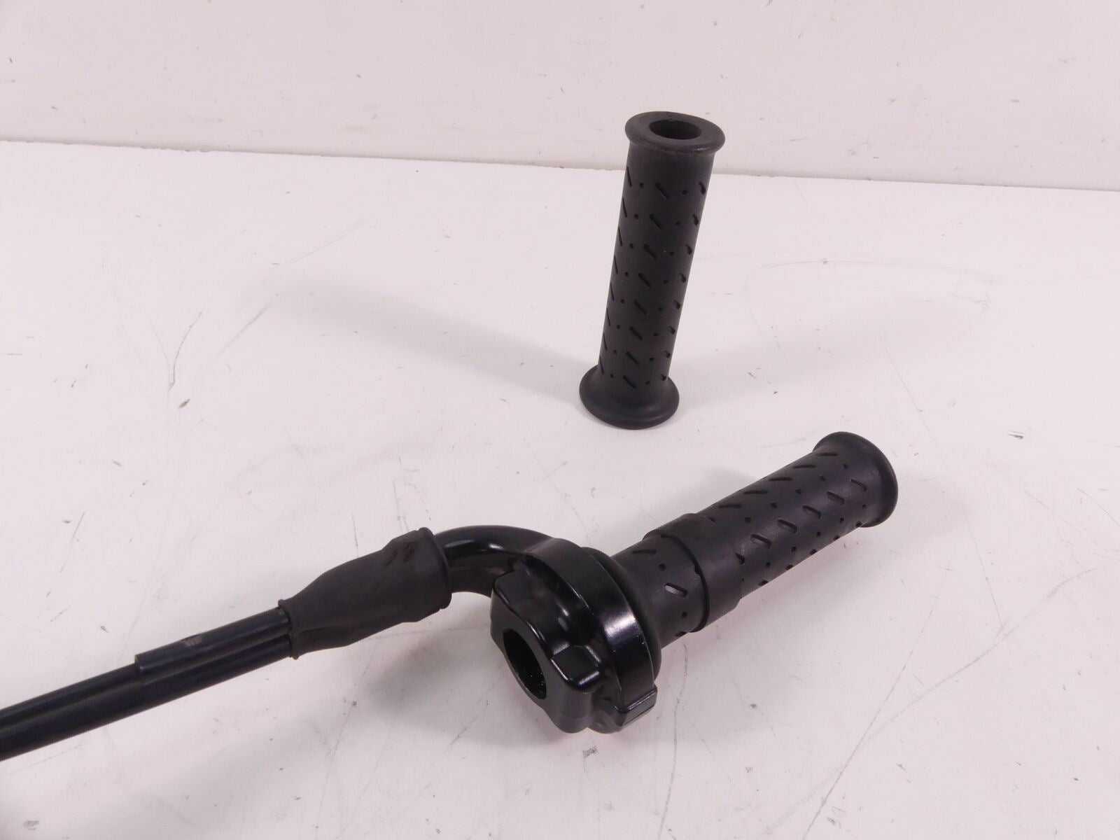 2014 Triumph Tiger 800 ABS Throttle Grip Handle Cable Set T2040252 {{ shop.shopifyCountryName }} - Mototech271