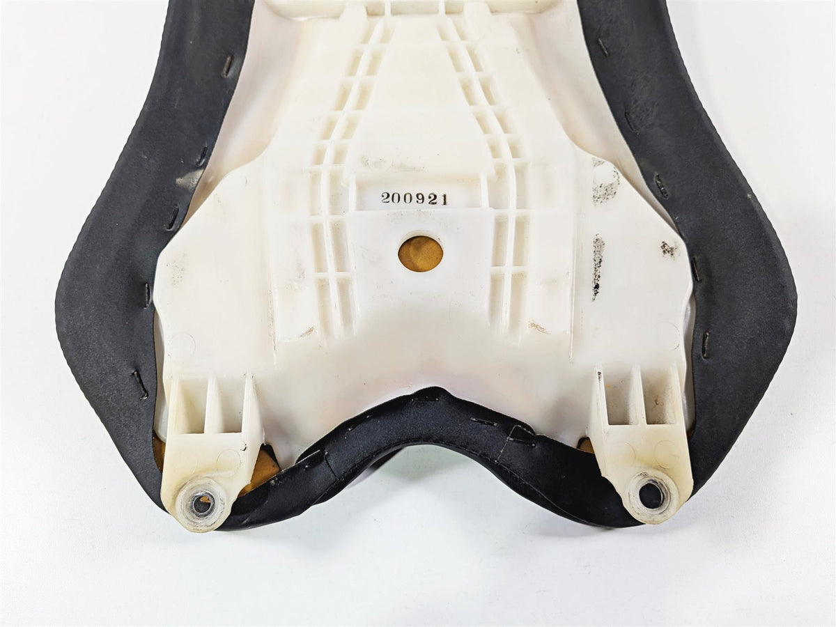 2008 Yamaha YZF R1 RN19 Nice Oem Front Rider Driver Seat Saddle 4C8-24710-00-00 {{ shop.shopifyCountryName }} - Mototech271