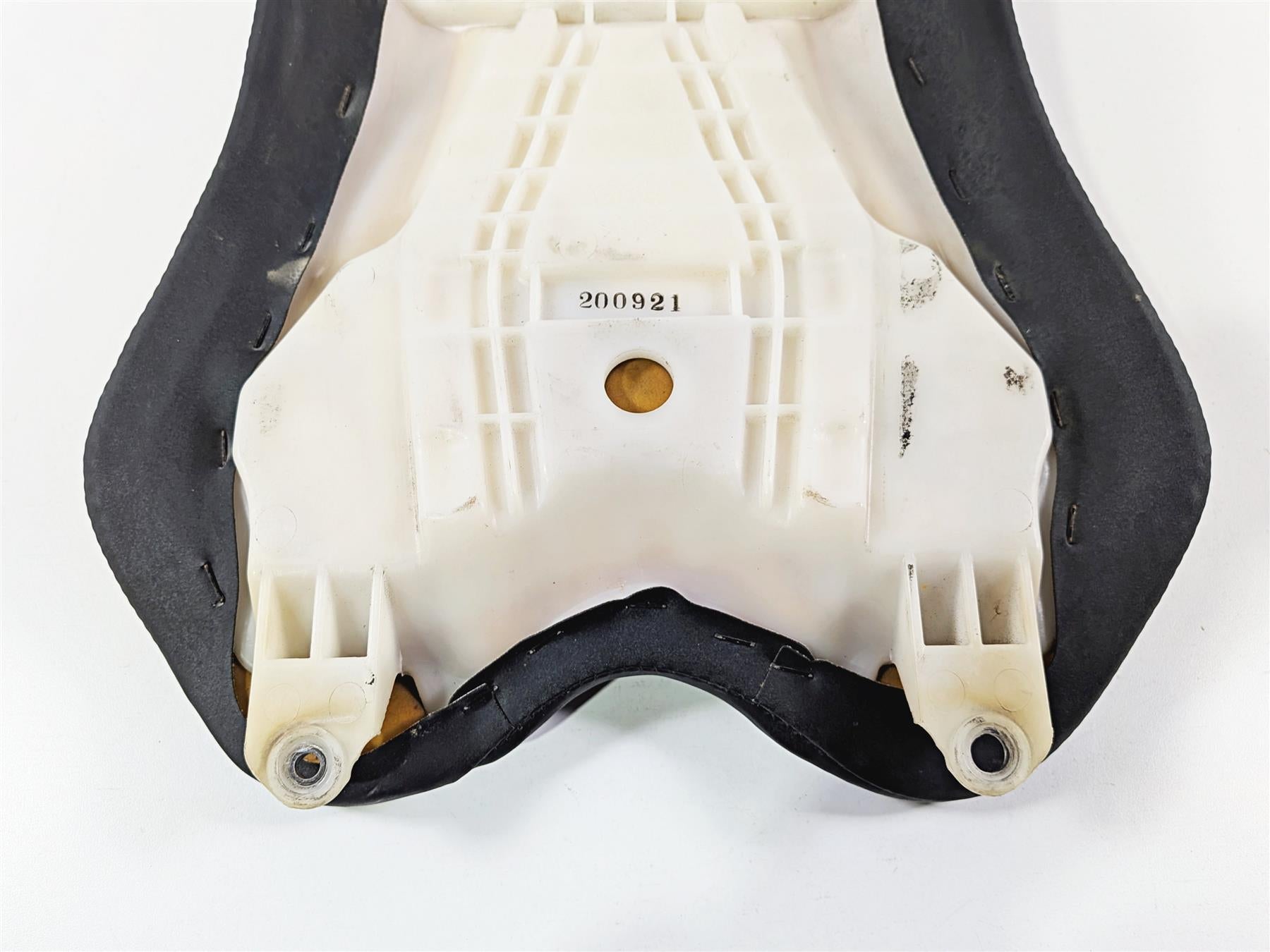 2008 Yamaha YZF R1 RN19 Nice Oem Front Rider Driver Seat Saddle 4C8-24710-00-00 {{ shop.shopifyCountryName }} - Mototech271