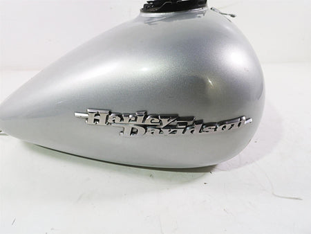 2010 Harley Touring FLHX Street Glide Silver Fuel Gas Petrol Tank 61356-08 {{ shop.shopifyCountryName }} - Mototech271