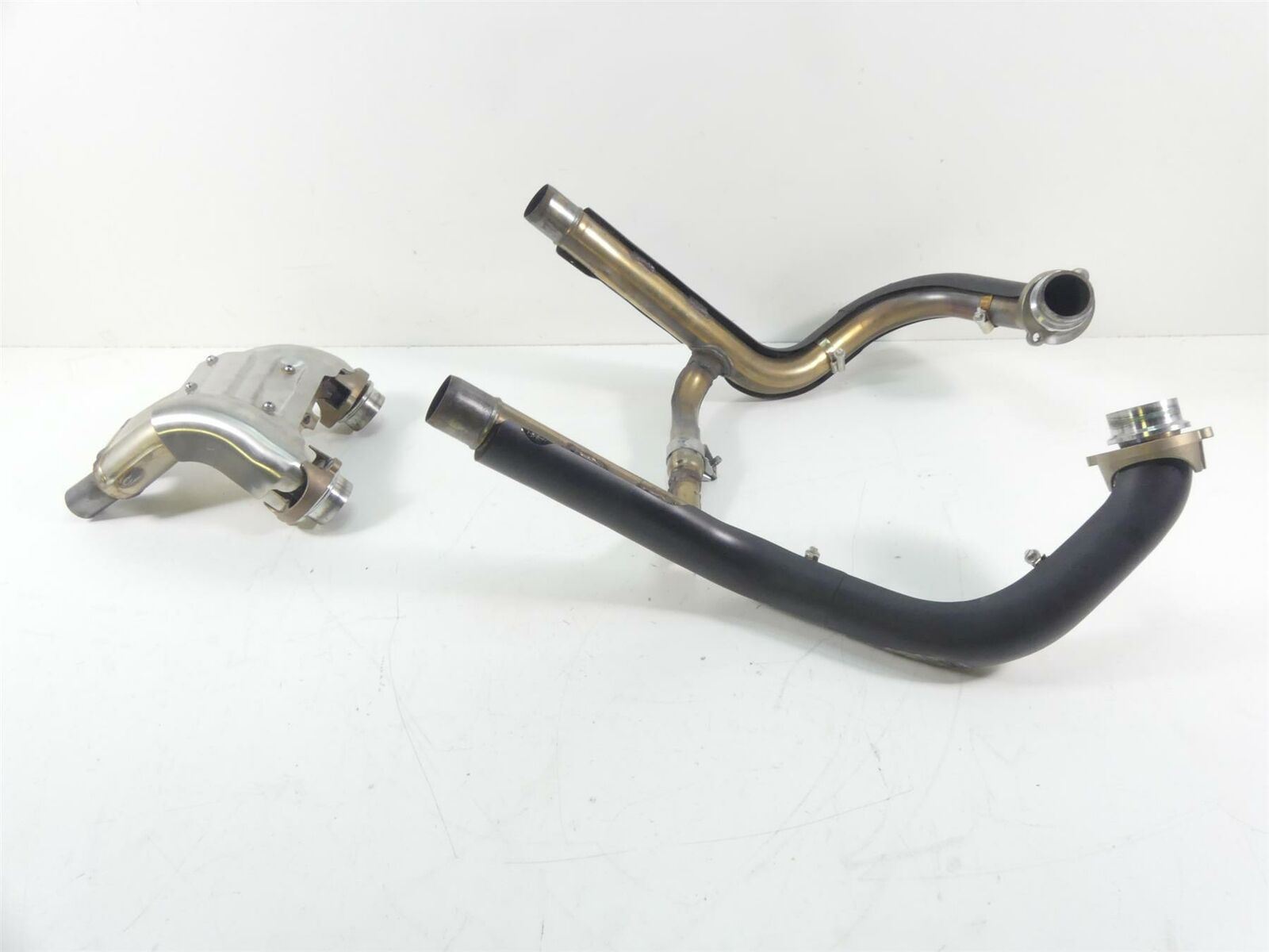 2020 Yamaha VMX17 1700 Oem Exhaust Header Pipe Manifold Set 2S3-14650-10-00 {{ shop.shopifyCountryName }} - Mototech271