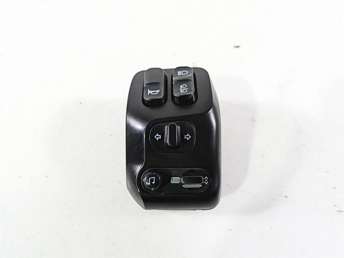 2018 Indian Chieftain Dark Horse Left Hand Control Switch 4016912 4018465 {{ shop.shopifyCountryName }} - Mototech271