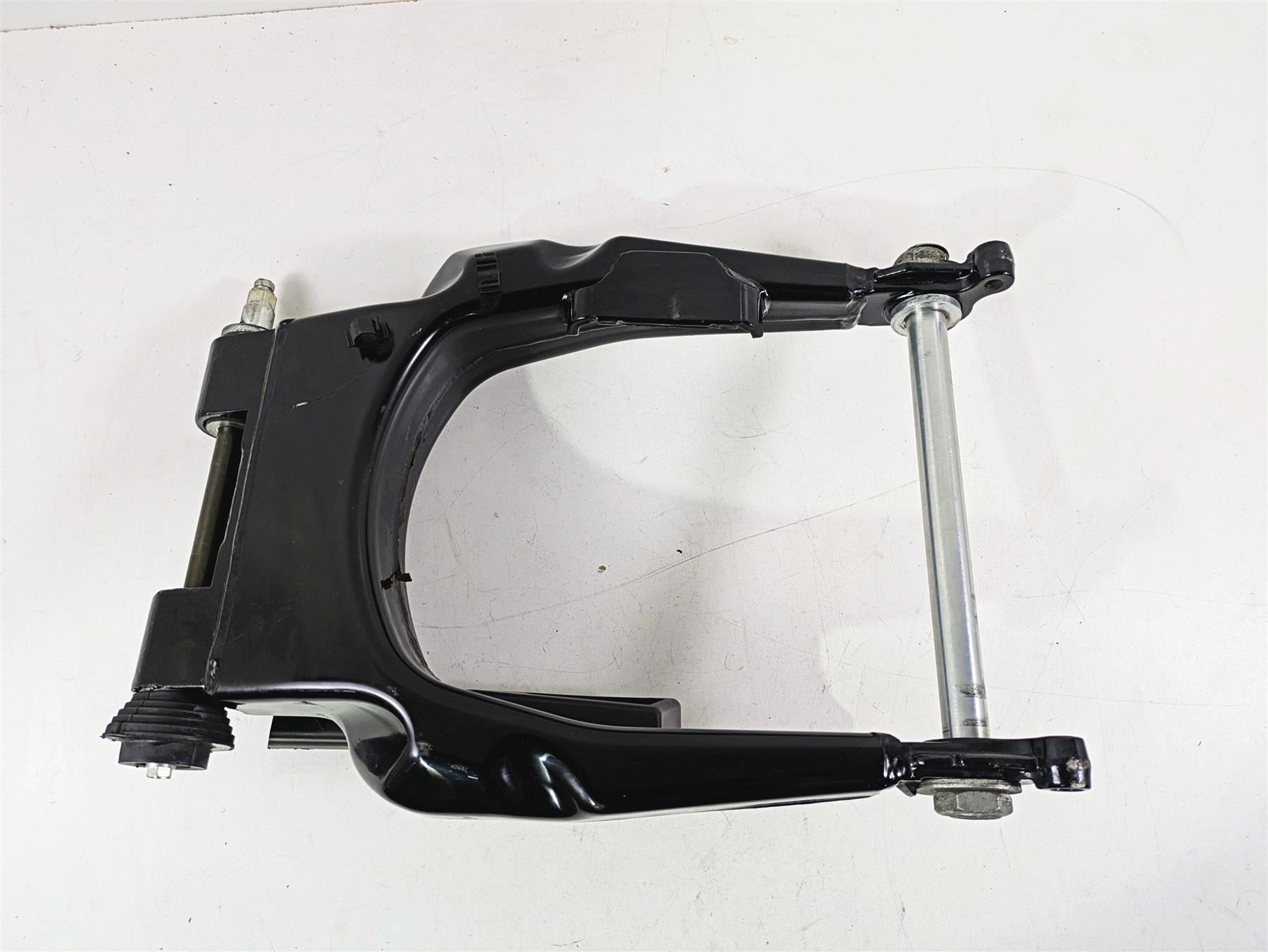 2015 Harley Touring FLHTKL Electra Glide Rear Swingarm + Axle Set 47549-09A {{ shop.shopifyCountryName }} - Mototech271