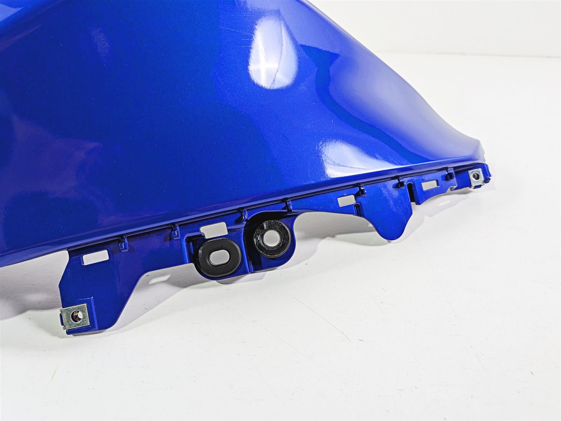 2025 Yamaha YZF R7 Oem Blue Left Side Tank Cover Fairing BEB-24129-00 {{ shop.shopifyCountryName }} - Mototech271