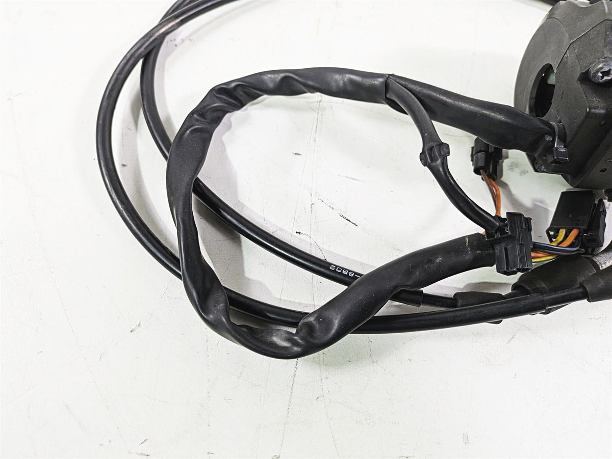 2008 Suzuki GSXR600 Right Hand Start Kill Throttle Control Switch 37200-21H01 {{ shop.shopifyCountryName }} - Mototech271