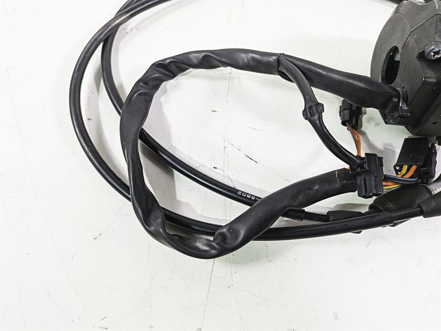 2008 Suzuki GSXR600 Right Hand Start Kill Throttle Control Switch 37200-21H01 {{ shop.shopifyCountryName }} - Mototech271