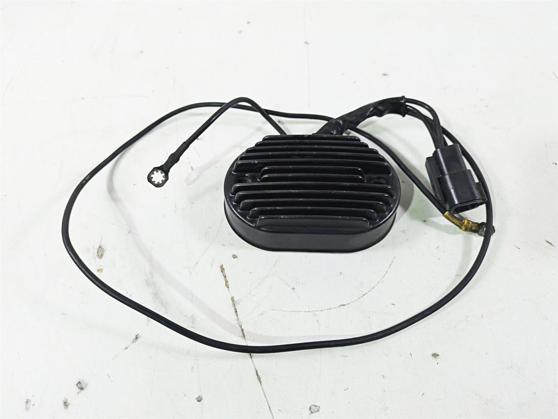 2004 Harley Softail FLSTF Fat Boy Rectifier Voltage Regulator 74540-01 {{ shop.shopifyCountryName }} - Mototech271