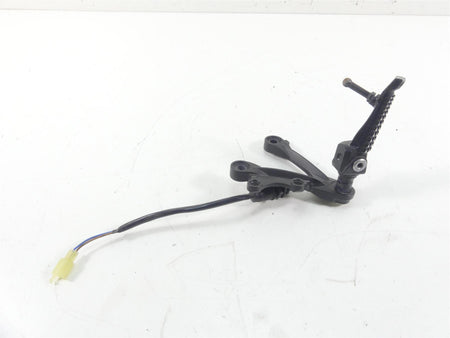 2013 Kawasaki ZX636 ZX6R Ninja Right Footpeg & Bracket Set 35063-0590-18R {{ shop.shopifyCountryName }} - Mototech271