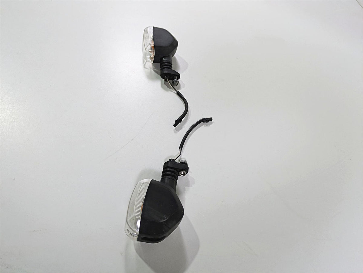 2015 Triumph Tiger Explorer XC Rear Blinker Turn Signal Set T2704220 T2704215 {{ shop.shopifyCountryName }} - Mototech271