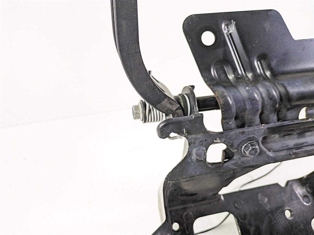 2018 Indian Chieftain Dark Horse Front Fairing Mount Holder Carrier 1020734 {{ shop.shopifyCountryName }} - Mototech271