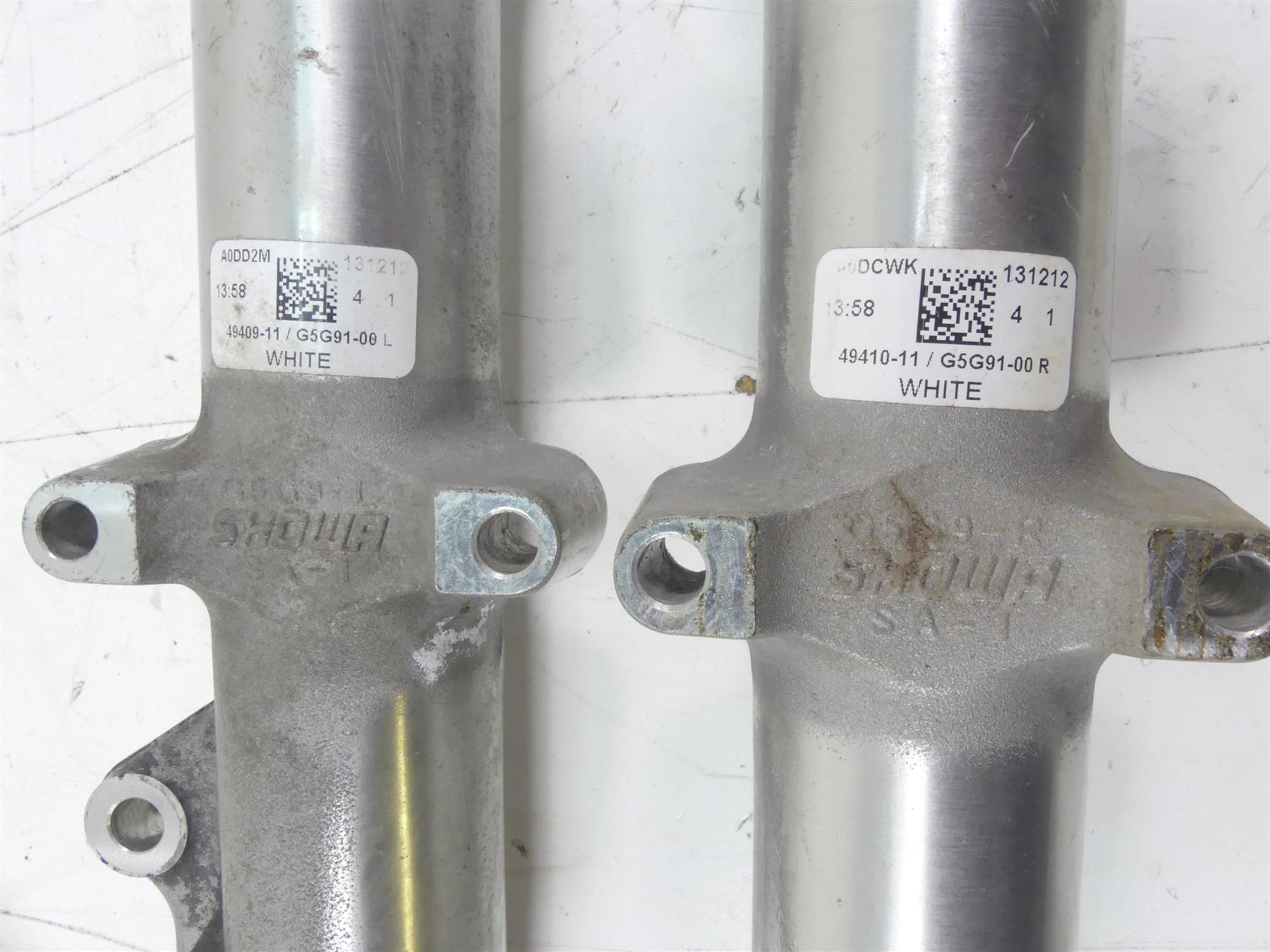 2014 Harley Sportster XL1200 C 39mm Straight Front Forks 49410-11 49409-11 {{ shop.shopifyCountryName }} - Mototech271