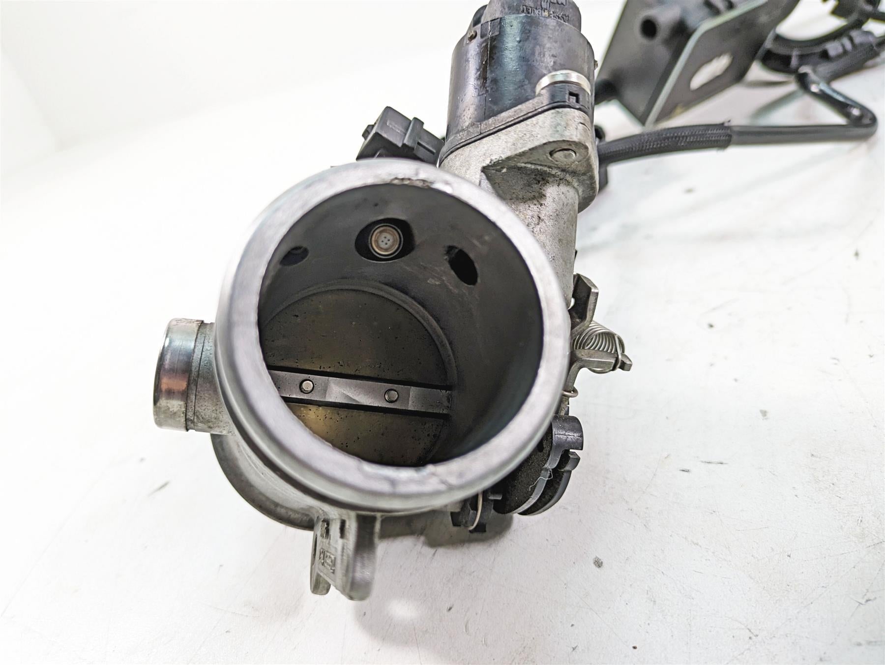 2007 BMW R1200RT K26 Bing Throttle Bodies & Cables -Read 13547685323 13547685324 {{ shop.shopifyCountryName }} - Mototech271