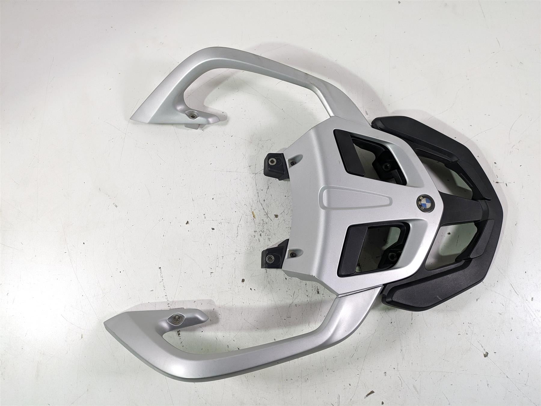 2022 BMW R1250 RT K052 Rear Luggage Rack & Grab Set 46548520650 46548548023 {{ shop.shopifyCountryName }} - Mototech271