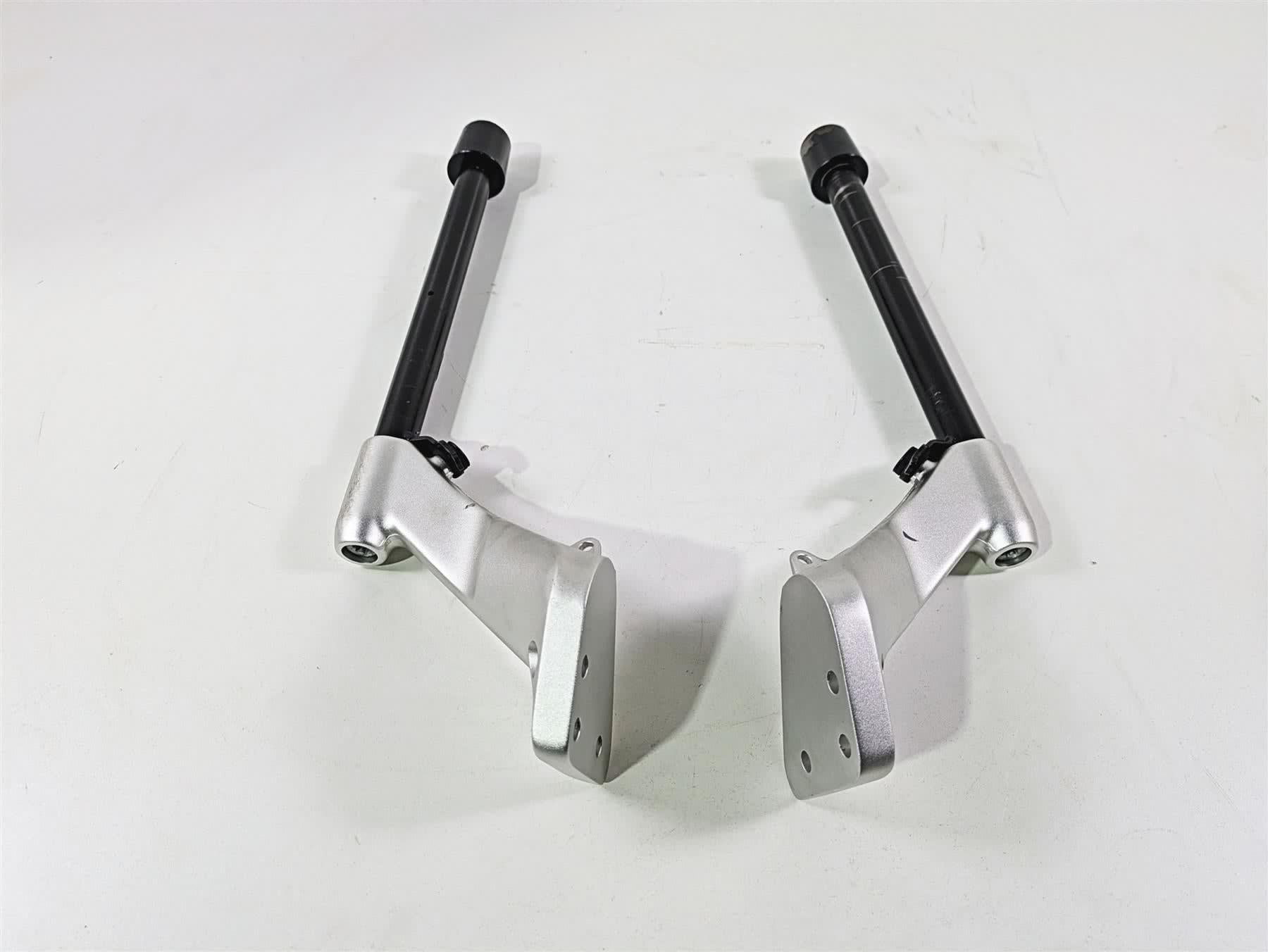 2010 BMW R1200RT K26 Left & Right Handle Bar Set 32718531337 32718531338 {{ shop.shopifyCountryName }} - Mototech271