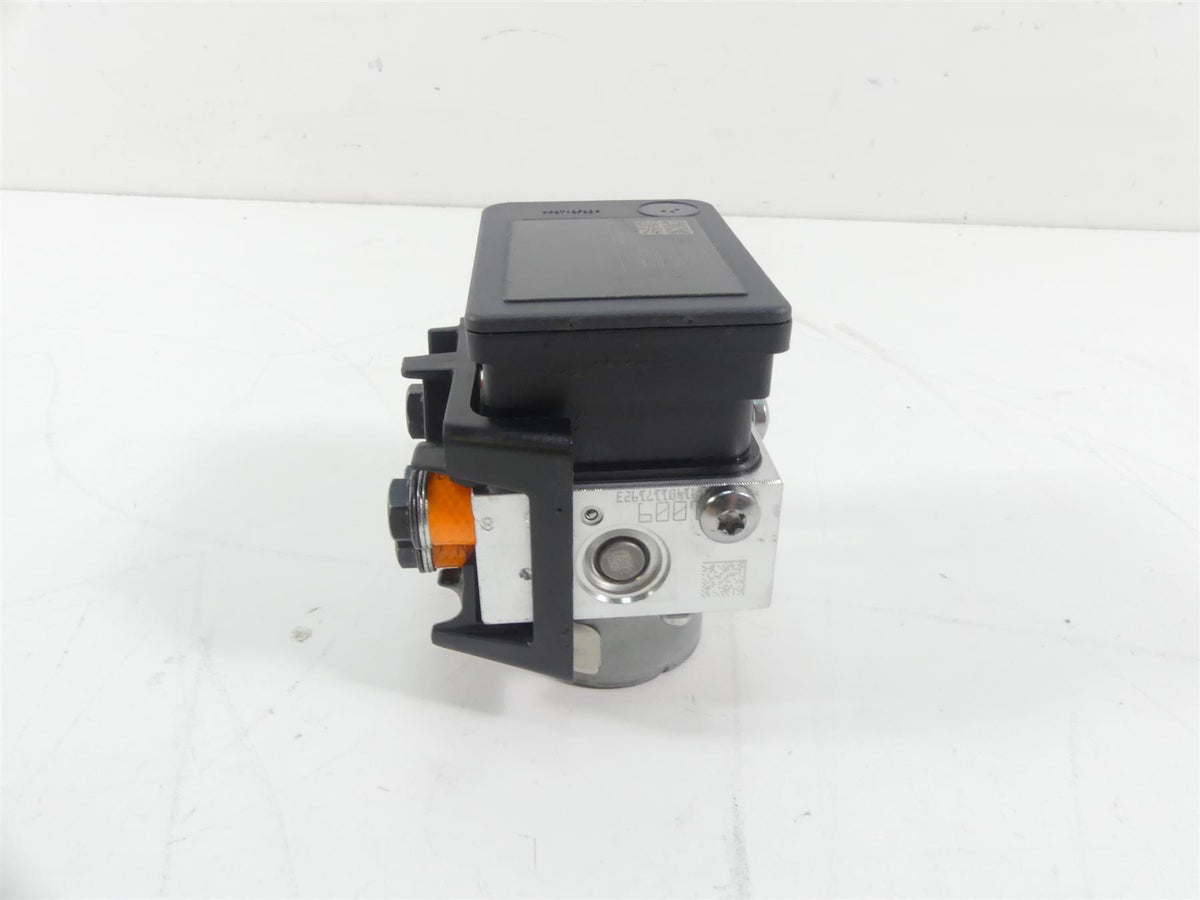 2018 Triumph Street Triple 765RS Abs Brake Pump Pressure Control Module T2025959 {{ shop.shopifyCountryName }} - Mototech271