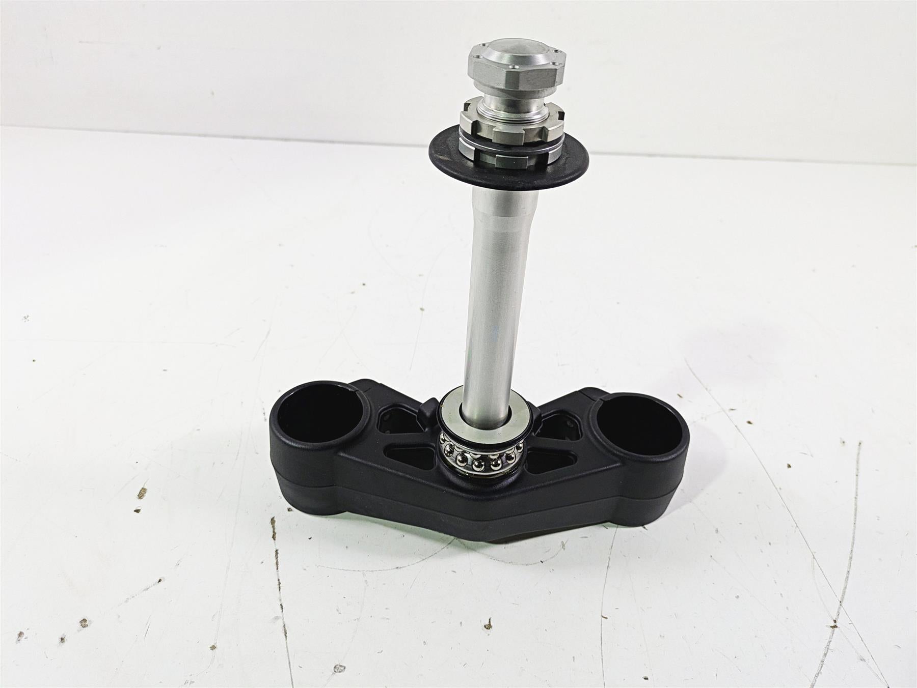 2019 Triumph Speed Triple RS 1050 Lower Triple Tree Steering Clamp 53mm T2048460 {{ shop.shopifyCountryName }} - Mototech271